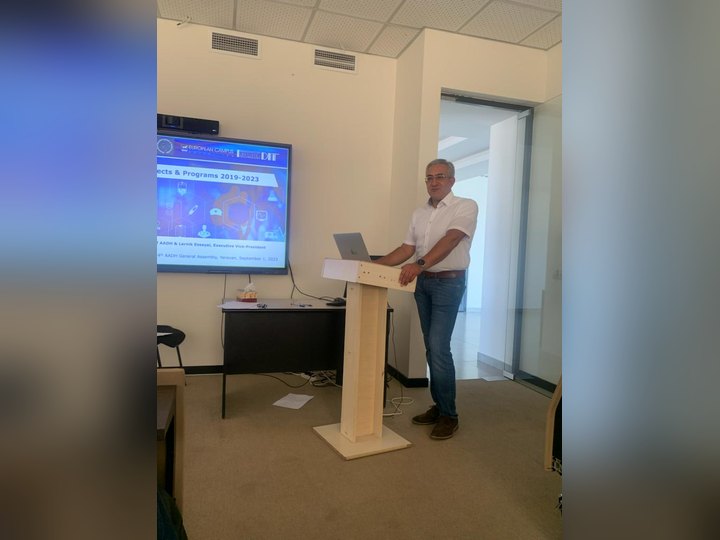 Prof. Georgi Chaltikyan during presentation at Armenian Association of Digital Health
