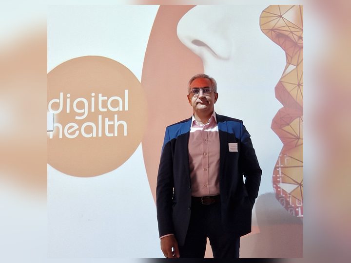 Selected photograph from Medical Valley Digital Health Forum, showing colleagues and participants in conversation